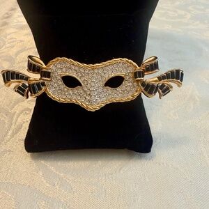 Signed Swarovski Crystal Mardi Gras Mask Pin Brooch Gold Black Masquerade Large